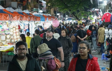 Top 5 Hanoi Night Markets Give You the Real Local Experience