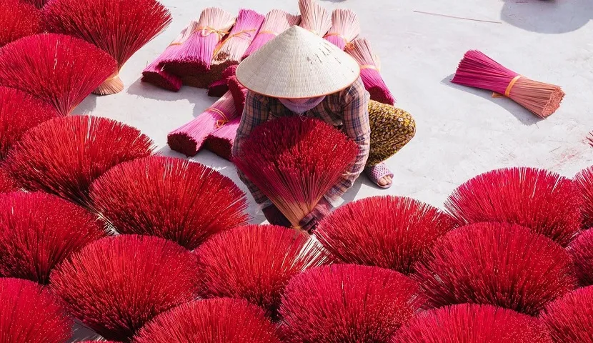 Quang Phu Cau Incense Village | A Colorful Place in Hanoi